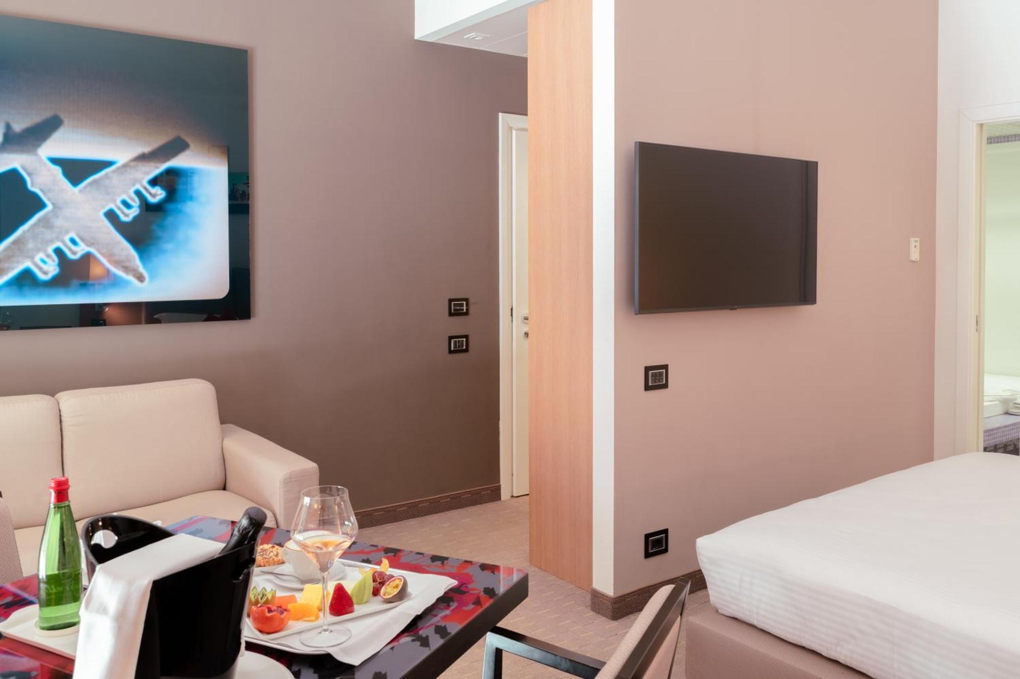 Ariha Hotel โกเซนซา ภายนอก รูปภาพ