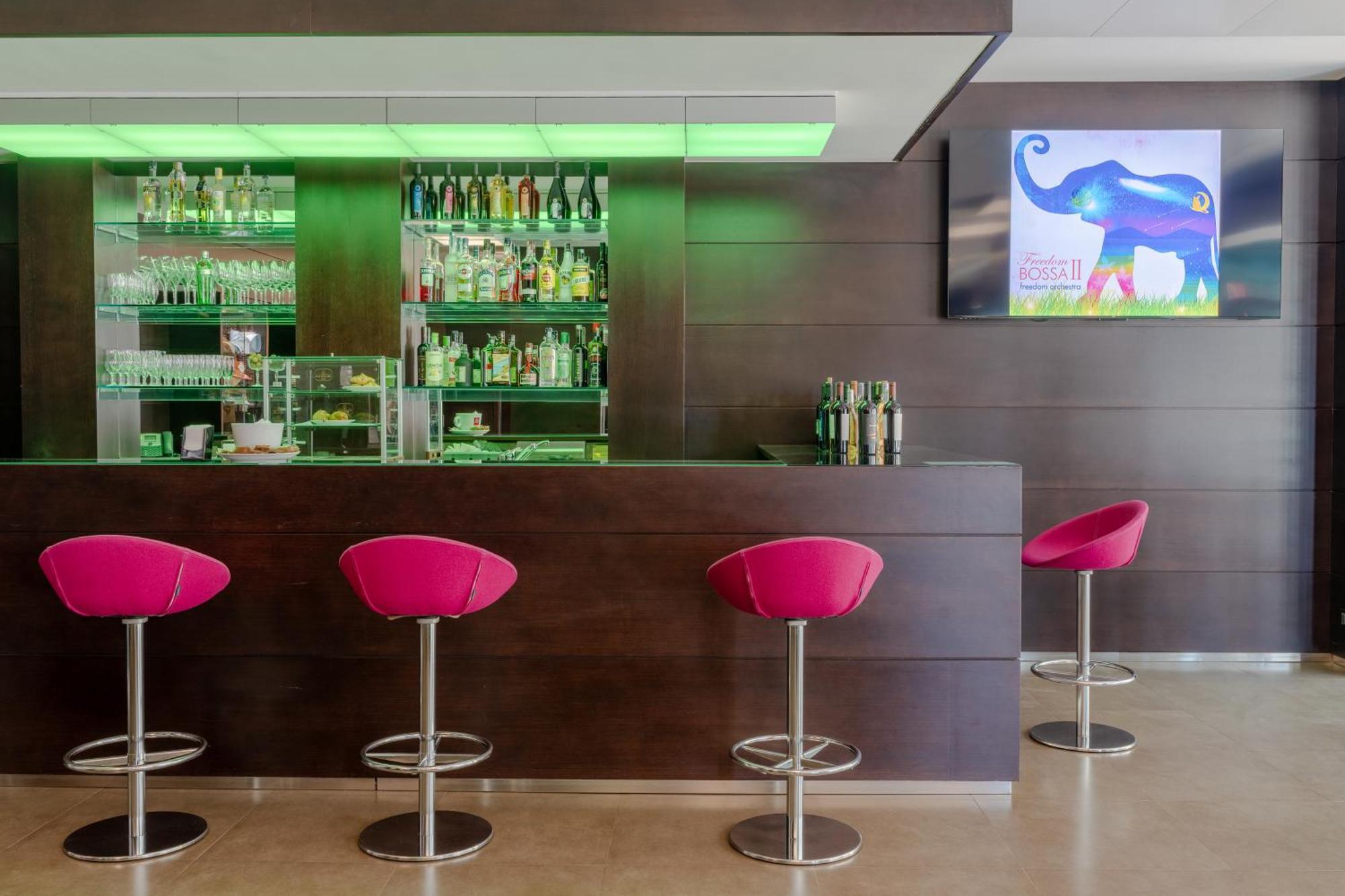 Ariha Hotel โกเซนซา ภายนอก รูปภาพ