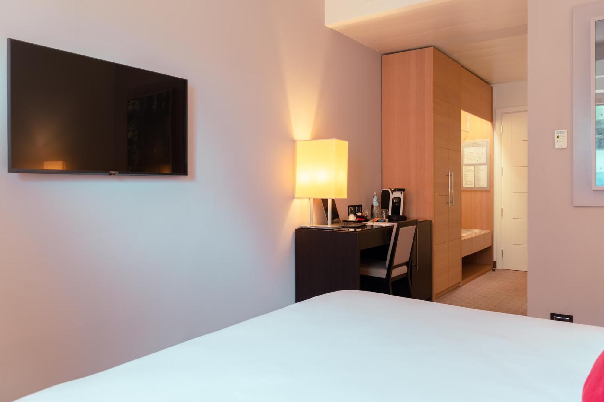 Ariha Hotel โกเซนซา ภายนอก รูปภาพ