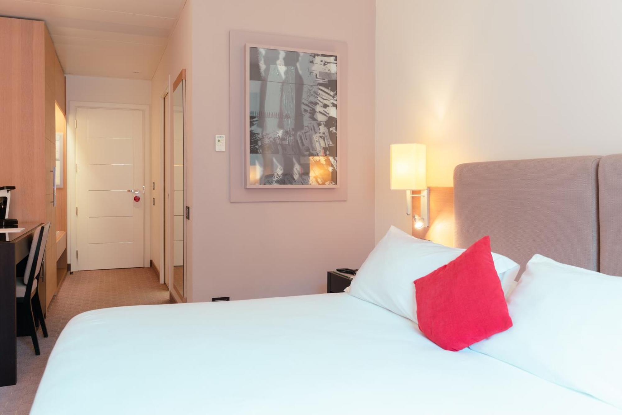 Ariha Hotel โกเซนซา ภายนอก รูปภาพ