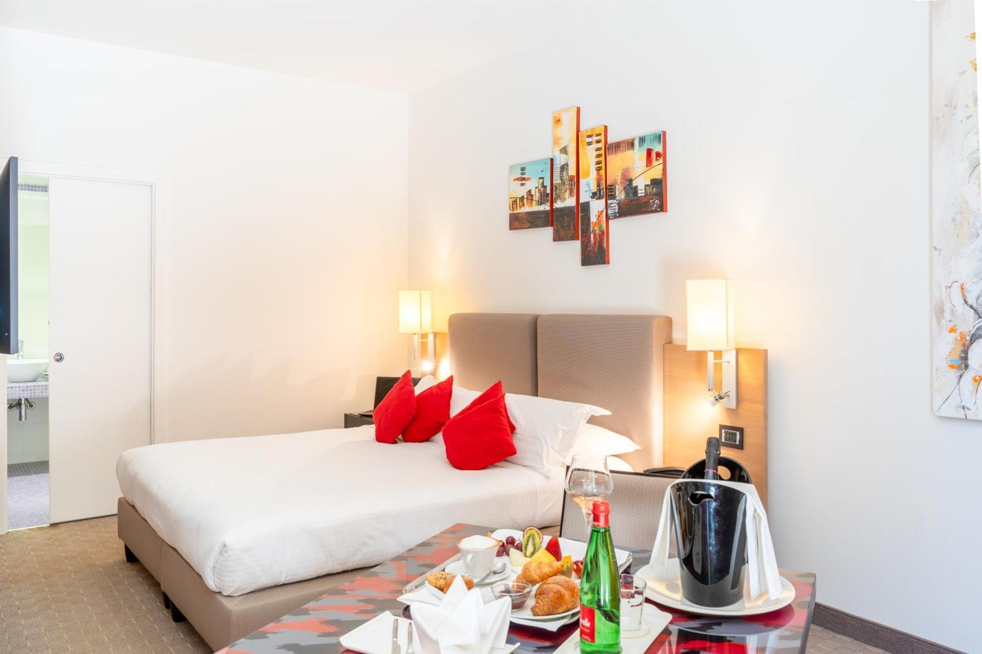 Ariha Hotel โกเซนซา ภายนอก รูปภาพ
